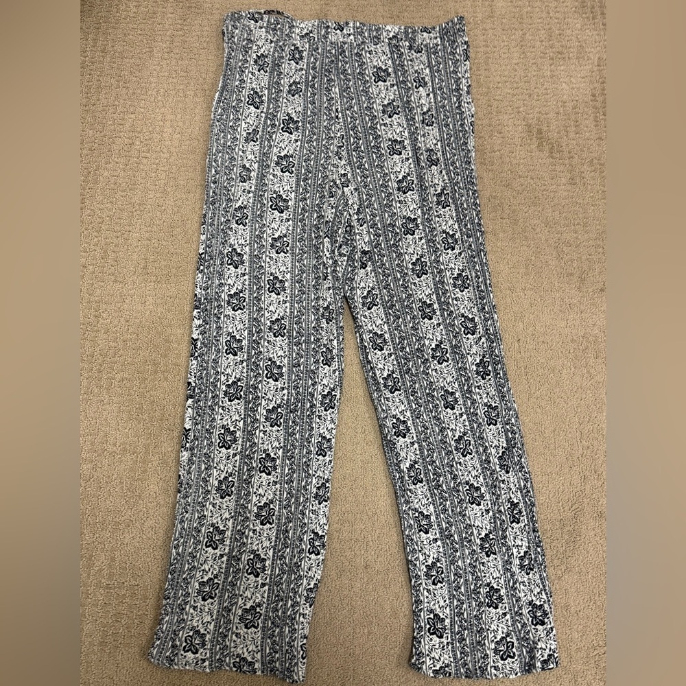 Westport Black and White Floral Wide Leg Pants - Picture 2 of 3